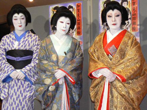 歌舞伎ルネサンス公演「加賀見山旧錦絵」の公開舞台稽古を行った（左から）竜小太郎、朝丘雪路、浅利香津代
