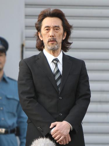 やつれた表情で東京拘置所を出たＪＡＹＷＡＬＫ中村耕一被告