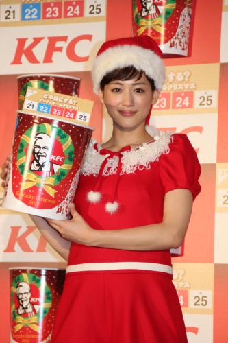 綾瀬はるか　サンタ姿で登場　理想のクリスマスは…