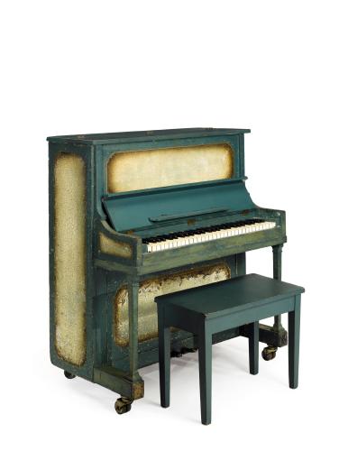 映画「カサブランカ」で演奏のピアノ　５０００万円で落札