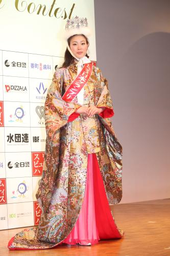 ミス日本グランプリに輝いた鈴木恵梨佳さん