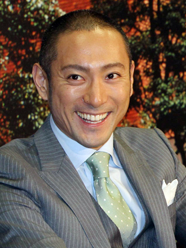 海老蔵　ブログで松也を祝福し「スポチニさんうける笑」