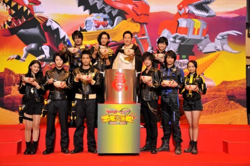 竜星涼　干支ジョーク「キョウリュウジャー」完成試写会