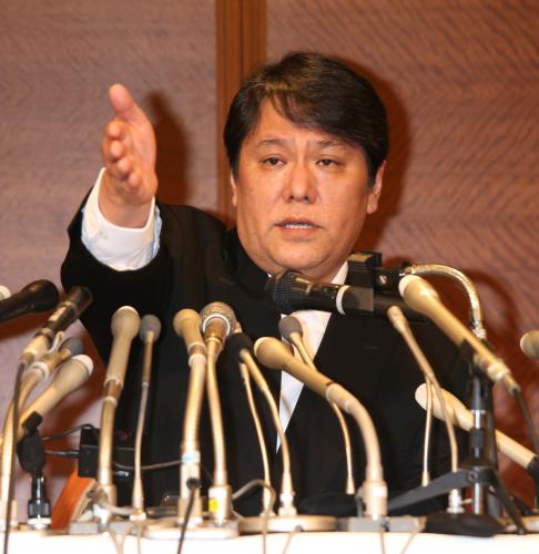 佐村河内氏　新垣さんに依頼のワケ「自分では書けないので」