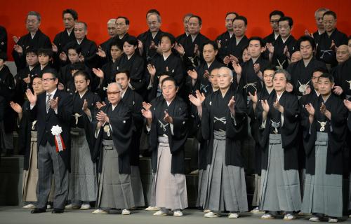 菊五郎、仁左衛門ら俳優勢ぞろいで盛況祝う　歌舞伎座新装１周年