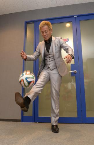 本田そっくり芸人「無回転屋じゅんいち」に改名　宮根が命名