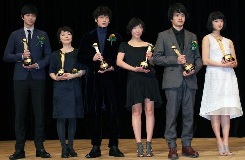 「第８８回キネマ旬報ベスト・テン」の表彰式に出席した受賞者たち