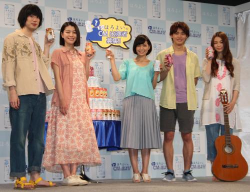 【画像・写真】二階堂ふみ　“大人”の仲間入りに笑顔も交際については語らず