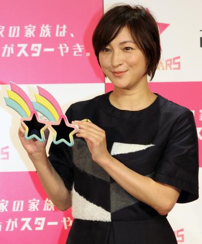 広末涼子　第３子出産後初の公の場　初の女の子は「かわいいです」