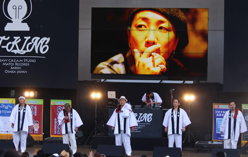 ＥＴ―ＫＩＮＧ２年ぶり本格ライブ　ＴＥＮＮさんの自殺乗り越え再出発