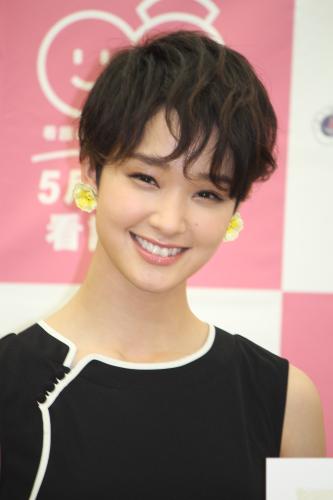 剛力彩芽　２６歳姉が看護師に、笑顔で「心に寄り添う素敵なお仕事」