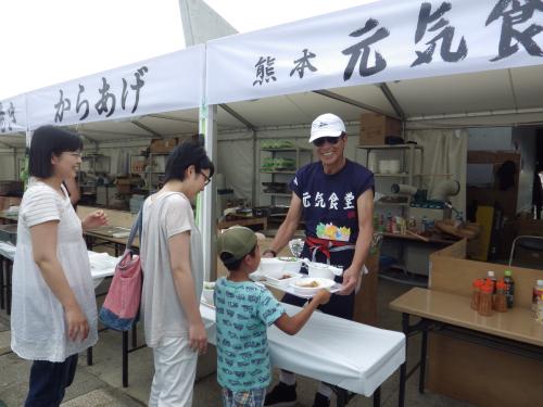 【画像・写真】石原軍団　熊本で笑顔の炊き出し　１万2000食、俳優も車中泊