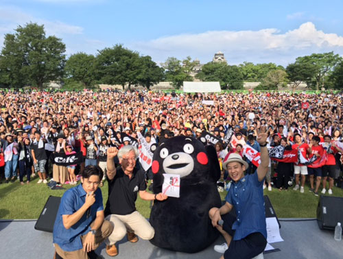 Ｃ＆Ｋ　熊本城でフリーライブ、5000人動員「元気になってくれたら」