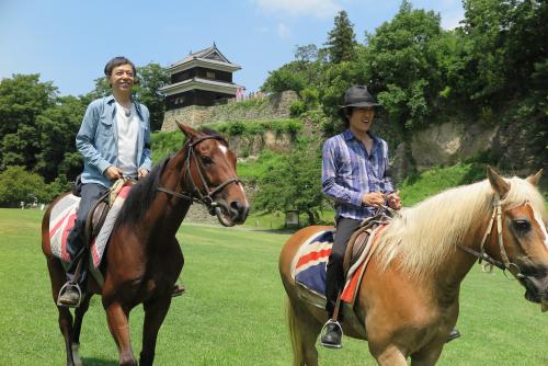 板尾創路＆千原ジュニア“馬ブラ”挑戦　長野県・真田街道を紹介