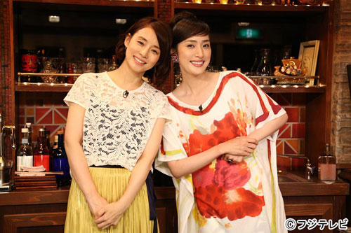バラエティー番組のＭＣの初挑戦する天海祐希（右）と石田ゆり子