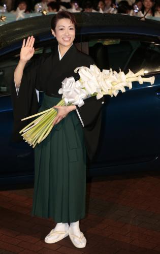 北翔海莉サヨナラ公演　宝塚大劇場で千秋楽、ファンに「皆さんのお陰」