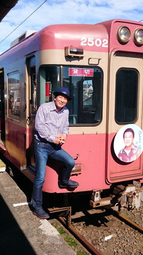杉さま　銚子電鉄で新曲「ひとり旅」ＰＶ撮影「大切にしないと…」