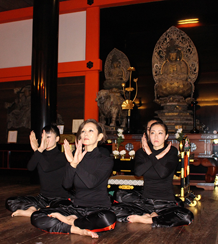 夏木マリ　清水寺で奉納パフォ、平和への祈り披露「気が引き締まる」
