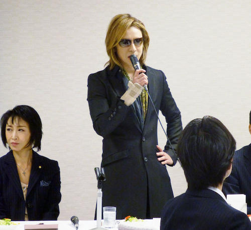 ＹＯＳＨＩＫＩ　クールジャパン戦略語る「次から次へとやるべき」