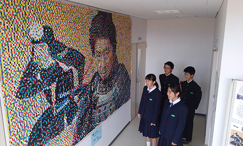 一般公開されることになった姫路市立神南中学校の生徒たちが作った後藤又兵衛のモザイクアート