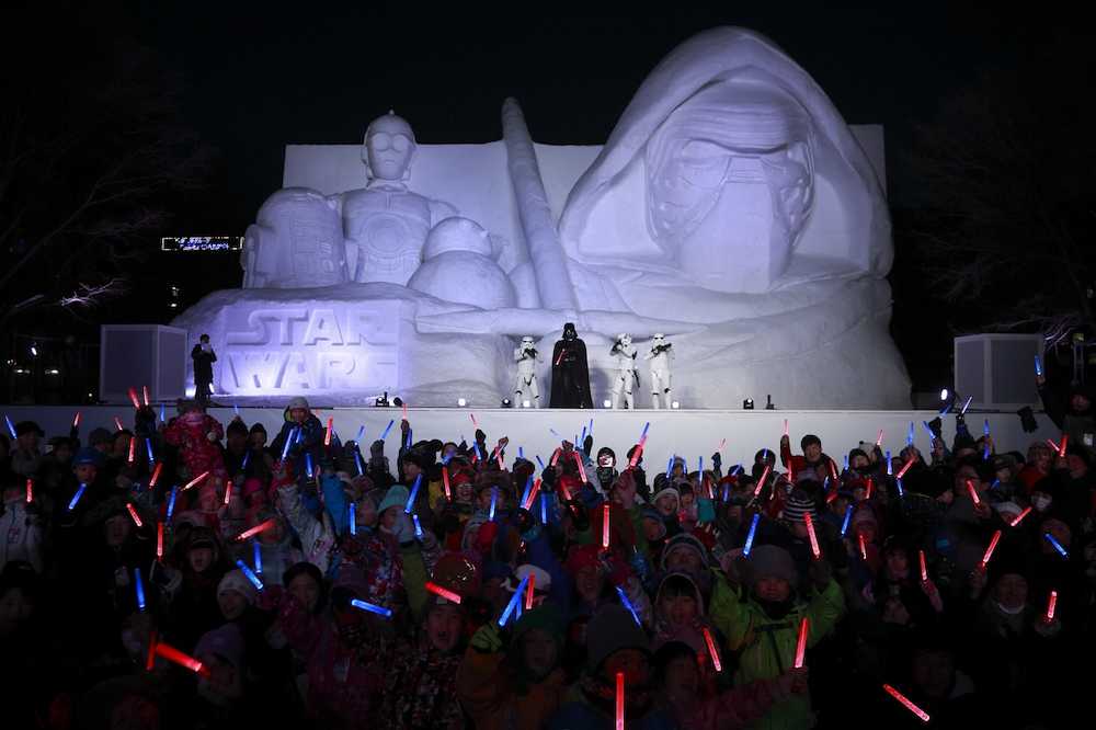 ４０周年に…巨大雪像「白いスター・ウォーズ」オープニングセレモニー　