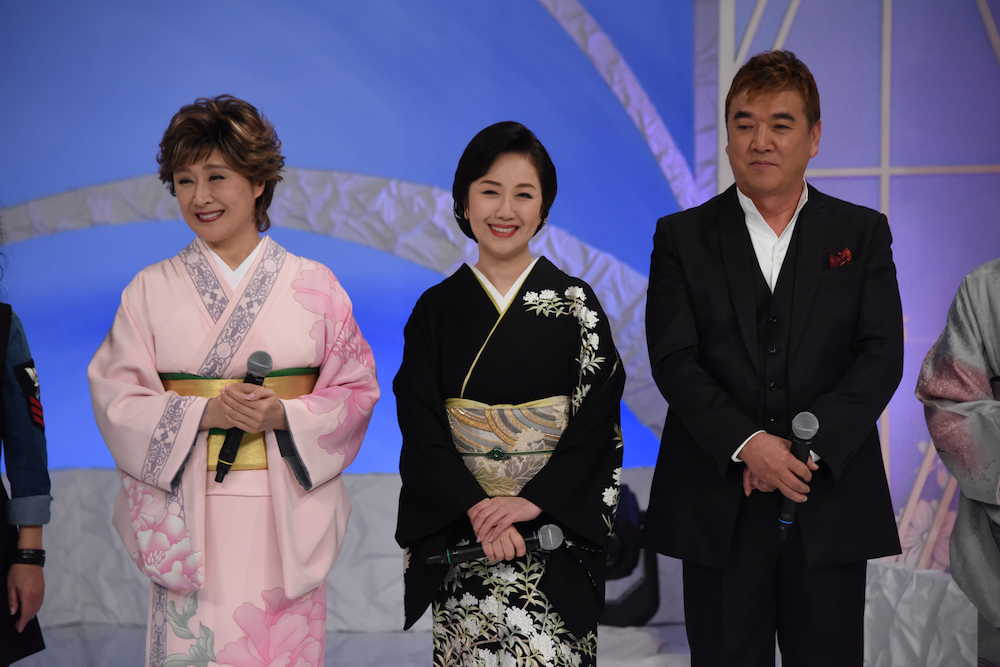 ＢＳ１１「あなたが出会った昭和の名曲」に出演した（左から）小林幸子、伍代夏子、小金沢昇司
