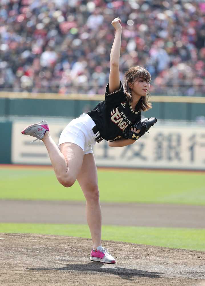 稲村亜美９球場目の始球式も自己最速更新ならず「胃が痛くなって」