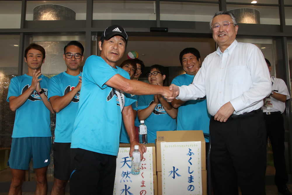 寛平、福島・飯舘村にゴール「やっと入れるようになってよかった」