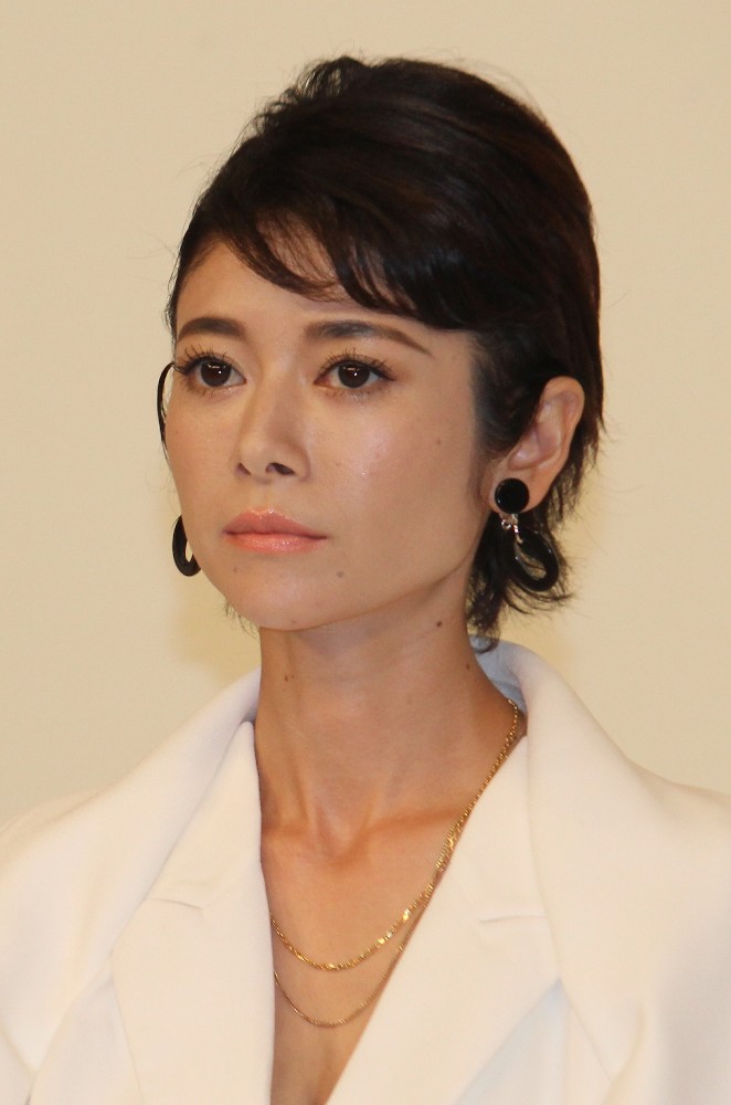 “騒動”渦中の真木よう子主演「セシルのもくろみ」自己最高５・３％