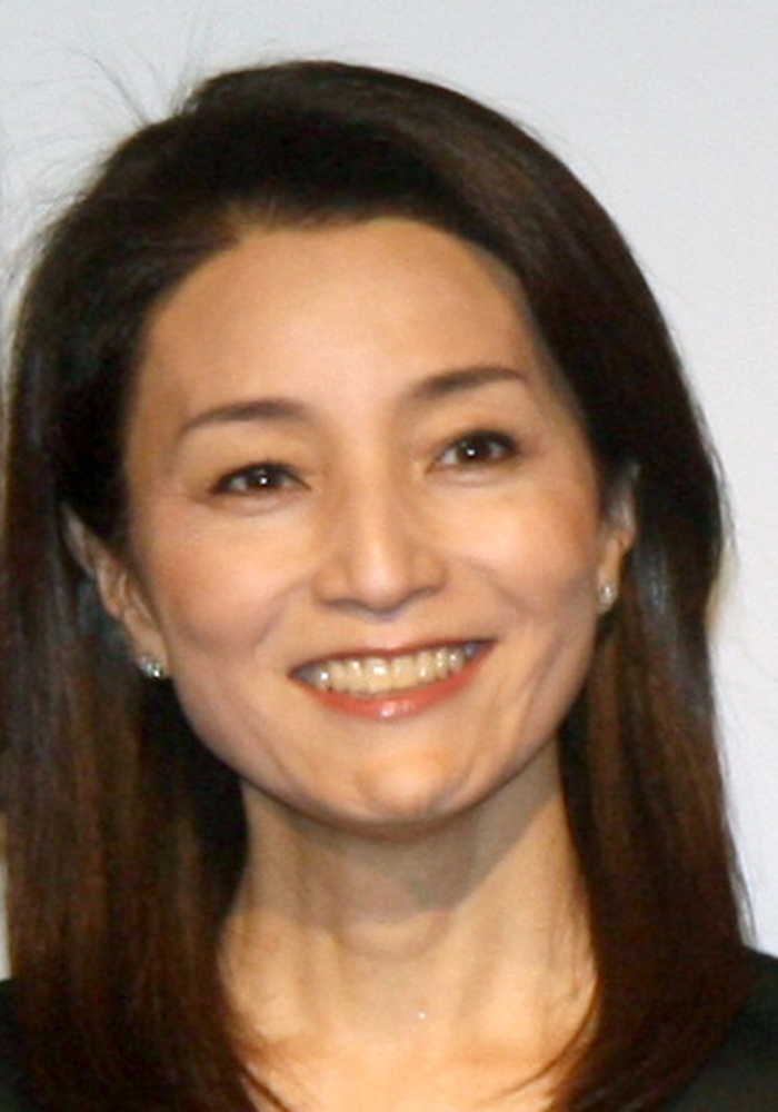 仁科亜季子を脅した疑いで元暴力団組長らを逮捕