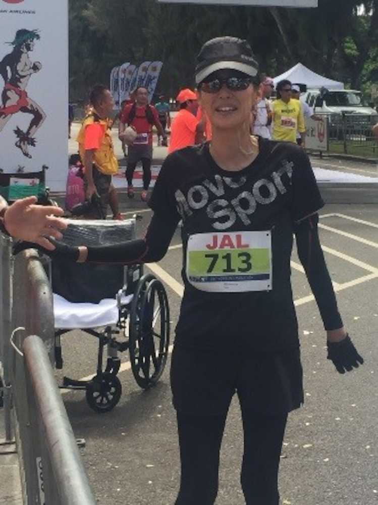 萬田久子　ホノルルマラソン完走「酒をやめて練習を続けた自分をほめてあげたい」