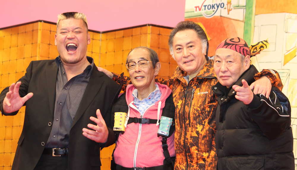 ドラマ「三匹のおっさんスペシャル」の記者会見に出席した（左から）天山広吉、志賀廣太郎、北大路欣也、泉谷しげる