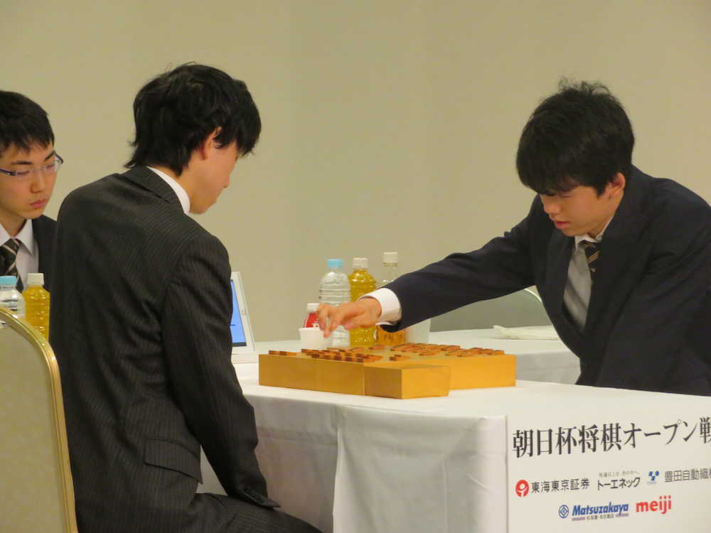 藤井四段、地元ファン５８０人の前で勝利！準々決勝は佐藤名人と初対戦へ