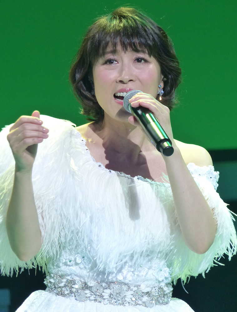 “ご当地ソングの女王”水森かおり　今年の新曲舞台は支笏湖