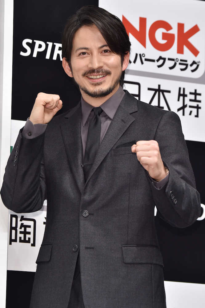 【画像・写真】岡田准一　結婚後イベント初登場　新社会人へエール「夢を忘れずに」