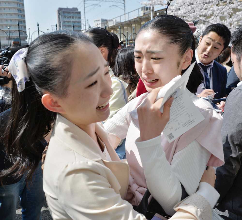 宝塚音楽学校で合格発表　４０人が難関突破　紫吹淳と同期・毬菜友の娘も