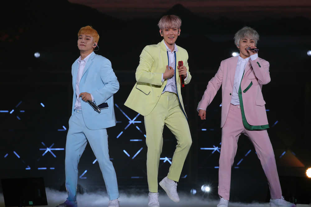 ＥＸＯ―ＣＢＸ　初の全国ツアー、横浜で開幕　１万3000人熱狂