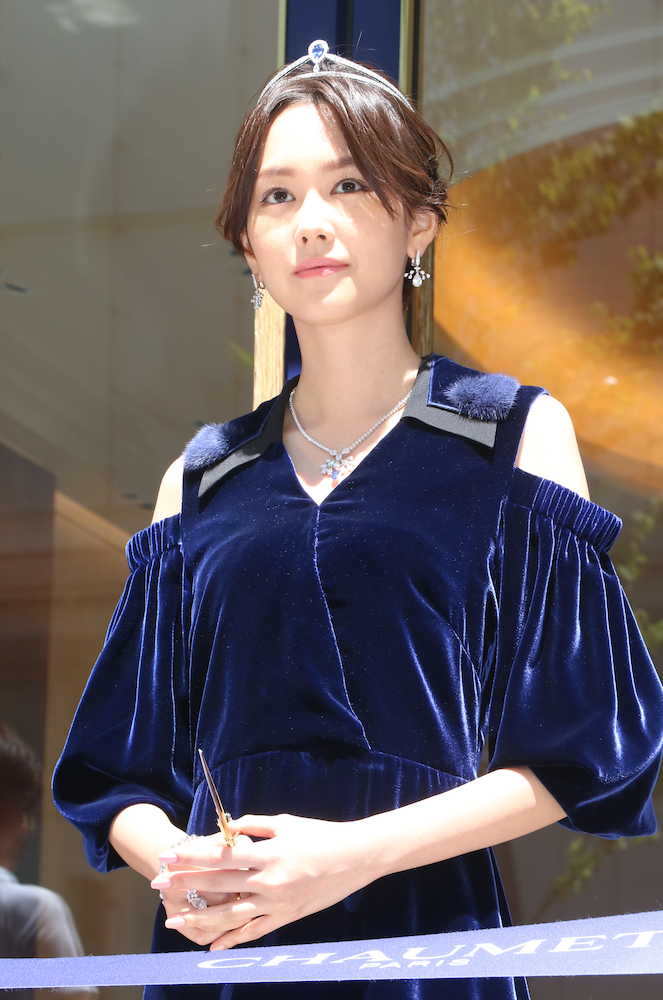 桐谷美玲　三浦翔平との結婚質問に無言　報道後初の公の場　１・５億円ジュエリーに幸せの笑み