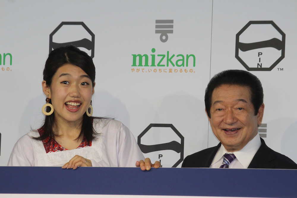 ミツカン「味確認室プロジェクト」キックオフイベントに出席した横澤夏子（左）と草野仁
