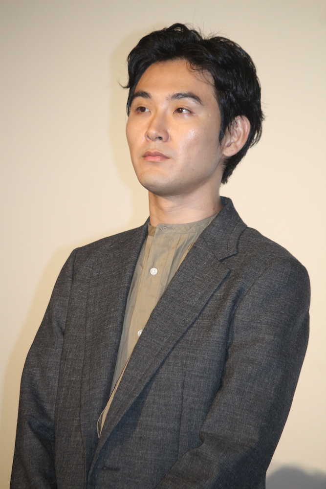 映画「泣き虫しょったんの奇跡」完成披露舞台あいさつに登場した松田龍平