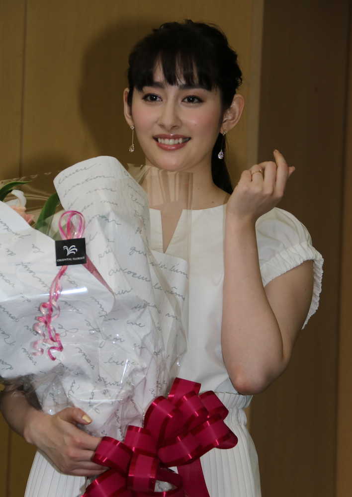 早見あかり　ももクロメンバーからの祝福に涙　百田夏菜子も「嬉しくて涙が止まらない」