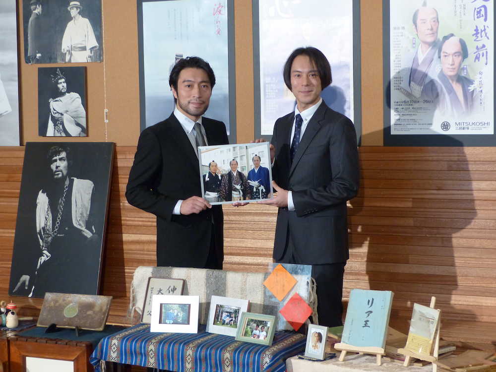加藤剛さんお別れ会発表　息子２人が津川さんしのぶ「優しい大先輩でした」