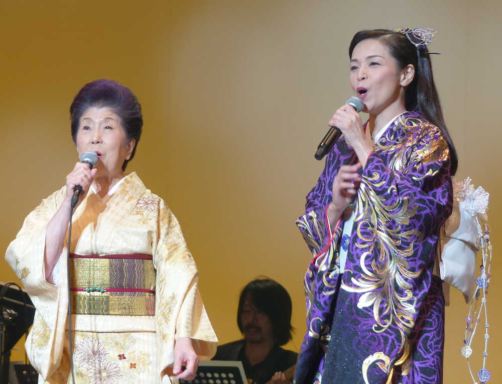 石原詢子　３０周年記念公演に師匠の二葉さん出演「夢のよう」