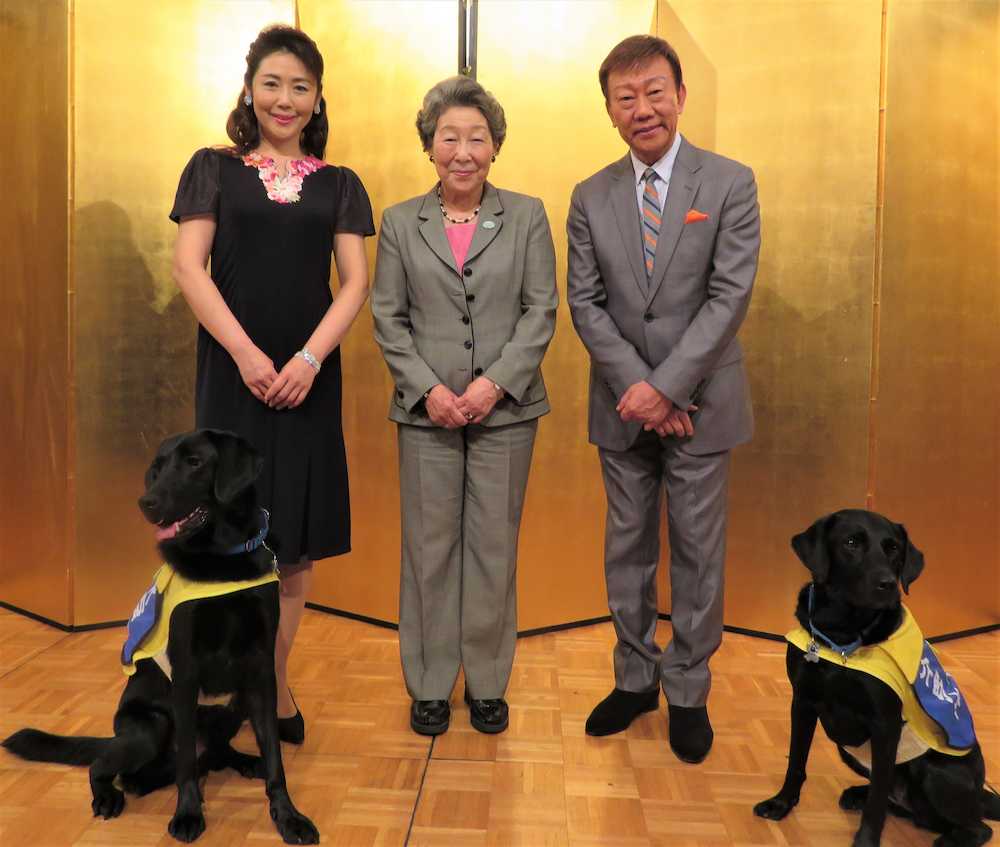 橋幸夫　チャリティーゴルフコンペで介助犬普及を訴える