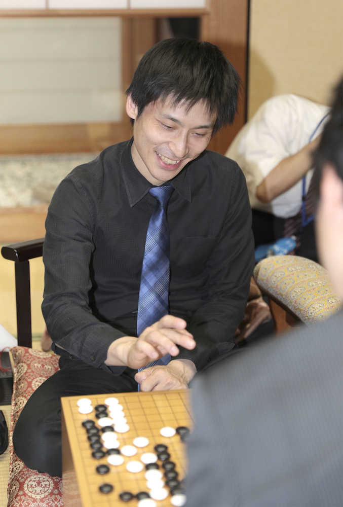 囲碁の第４３期名人戦７番勝負の第７局で、井山裕太前名人を破った張栩名人
