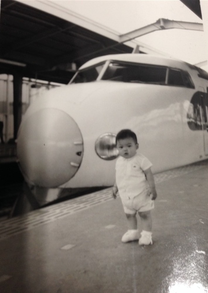 馬野アナ１歳の頃、東京駅ホームで