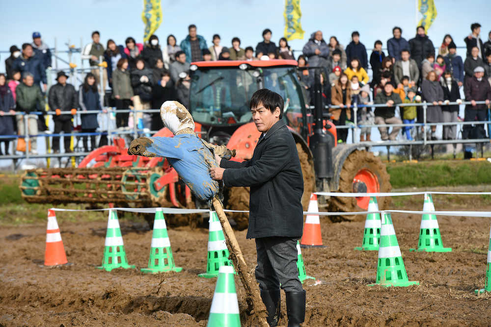 【画像・写真】「下町ロケット」熱演の森崎博之が大忙し！札幌ＨＢＣラジオ生放送に間に合うか？１１月は移動車中収録も