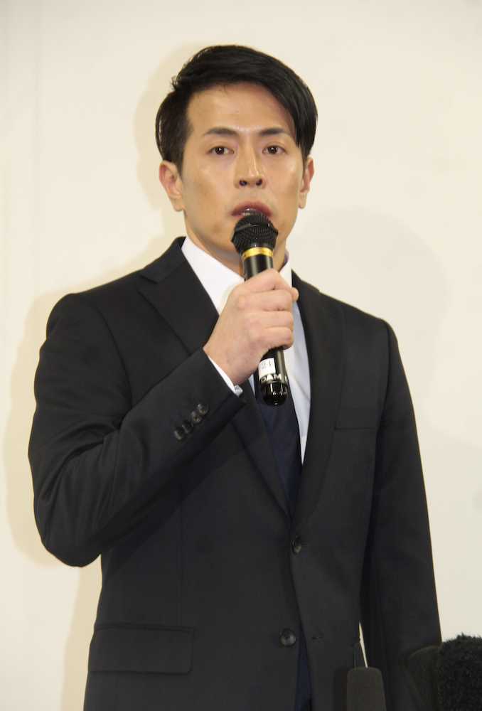 純烈・友井が単独会見　女性問題報道認め謝罪「ファンの信頼を裏切ってしまい申し訳ありません」