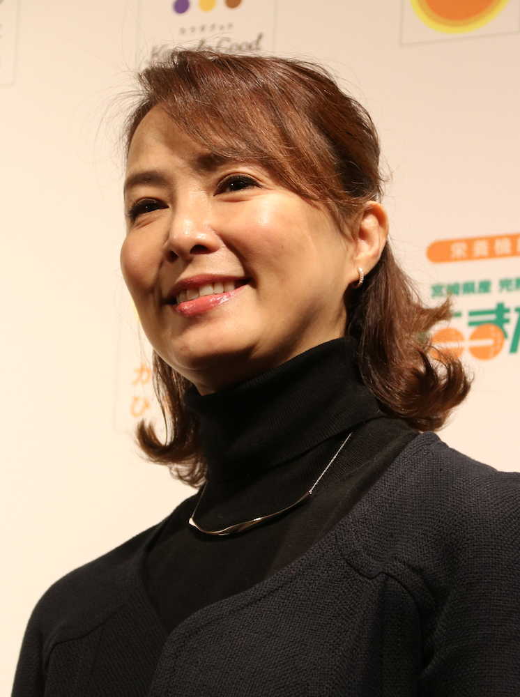 河野景子「新しく“河野”になりました」も健康の秘けつは四股立ち