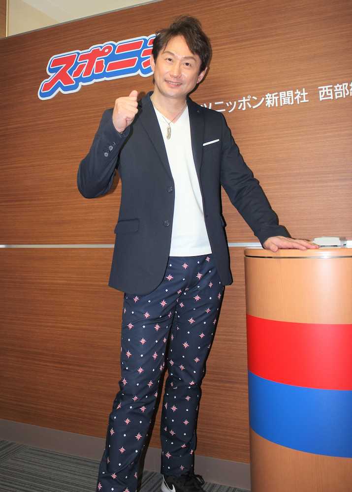 演歌歌手・谷龍介が来社　初のムード歌謡の新曲をＰＲ「ダンスも楽しい」